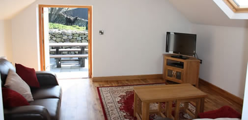 beudy gwenoliaid lounge