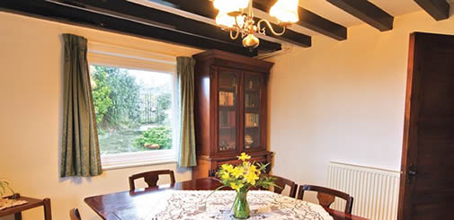 taicroeison dining room